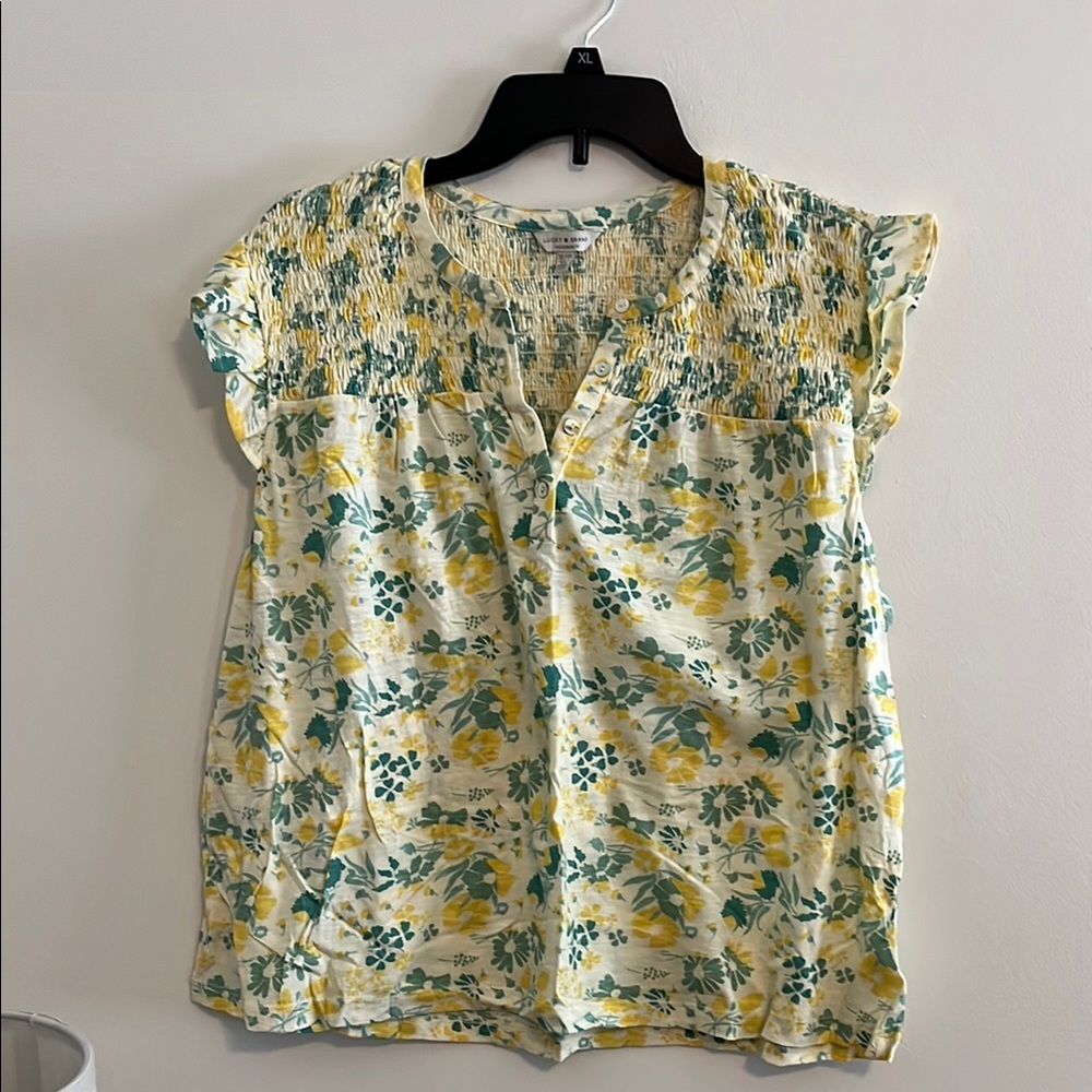 Lucky Brand Cream and Yellow Flutter Sleeve Blouse